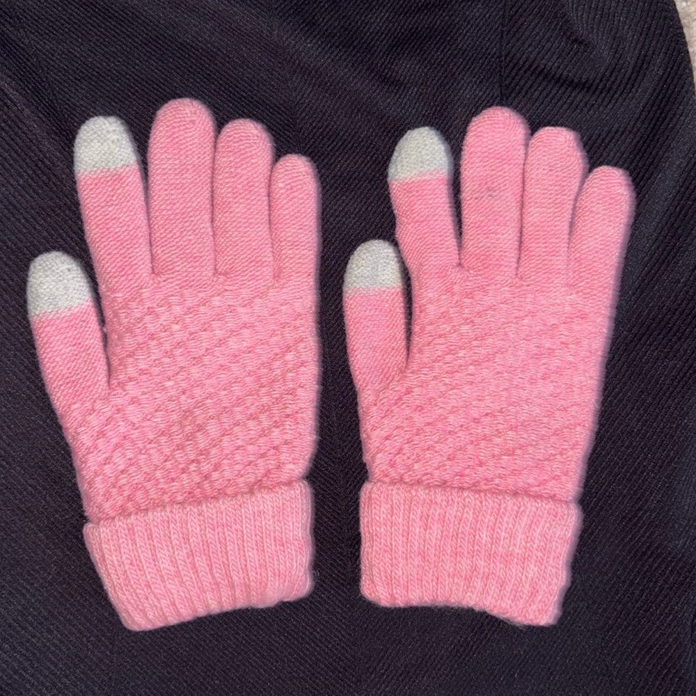 Pink kids gloves
